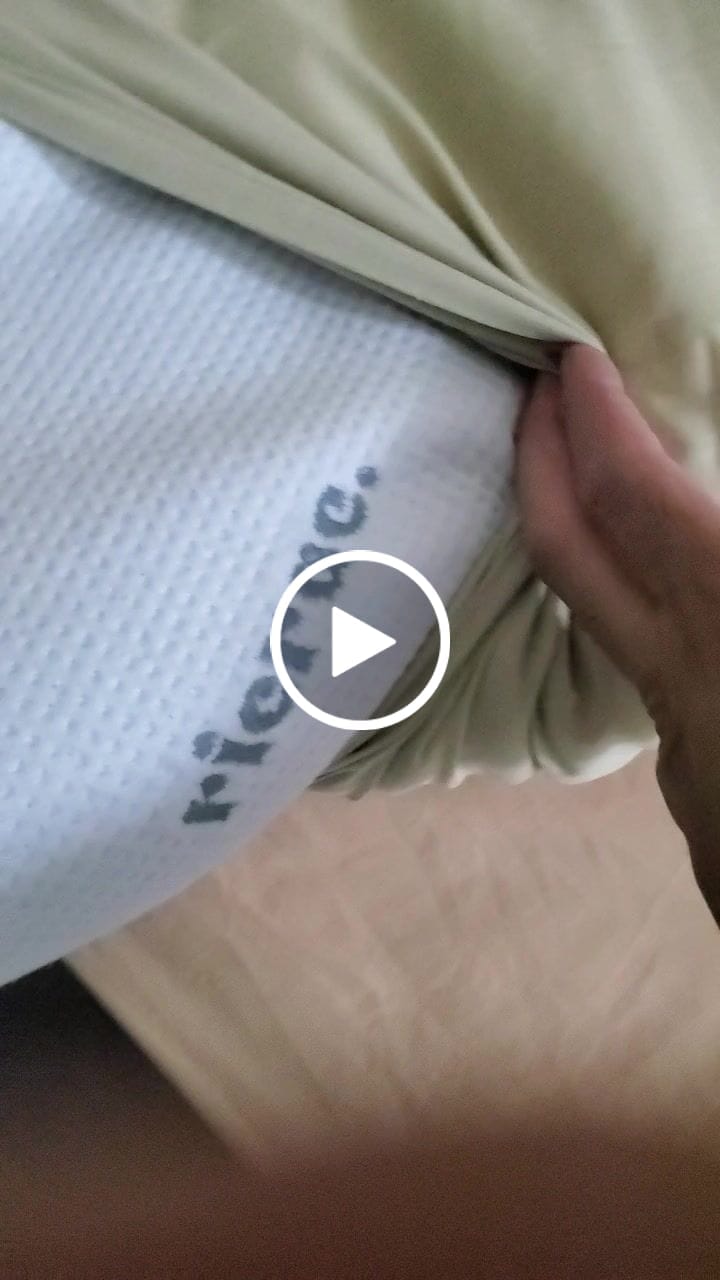 Customer video review of Contour Memory Foam Long Pillow suitable for Neck & Shoulder Pain