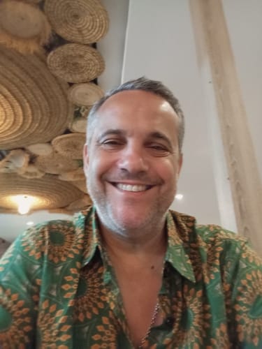 Customer photo review of Chemise à manches courtes rétro boutonnée d'été disco vintage des années 70 pour hommes