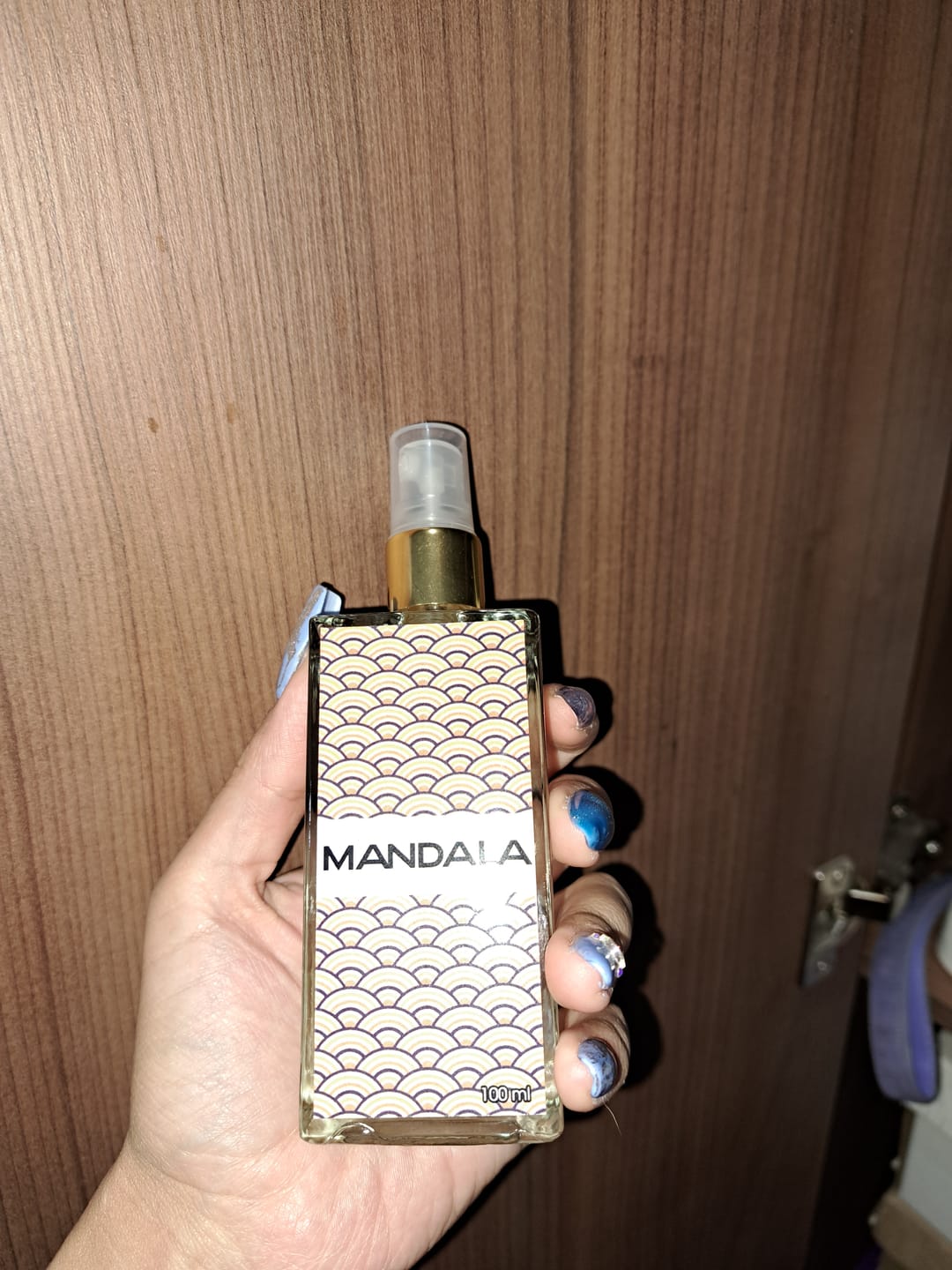 Customer photo review of Blossom Burst - Inspirado en FLOWERBOMB de VIKTOR & ROLF 100ml “Taylor Swift”