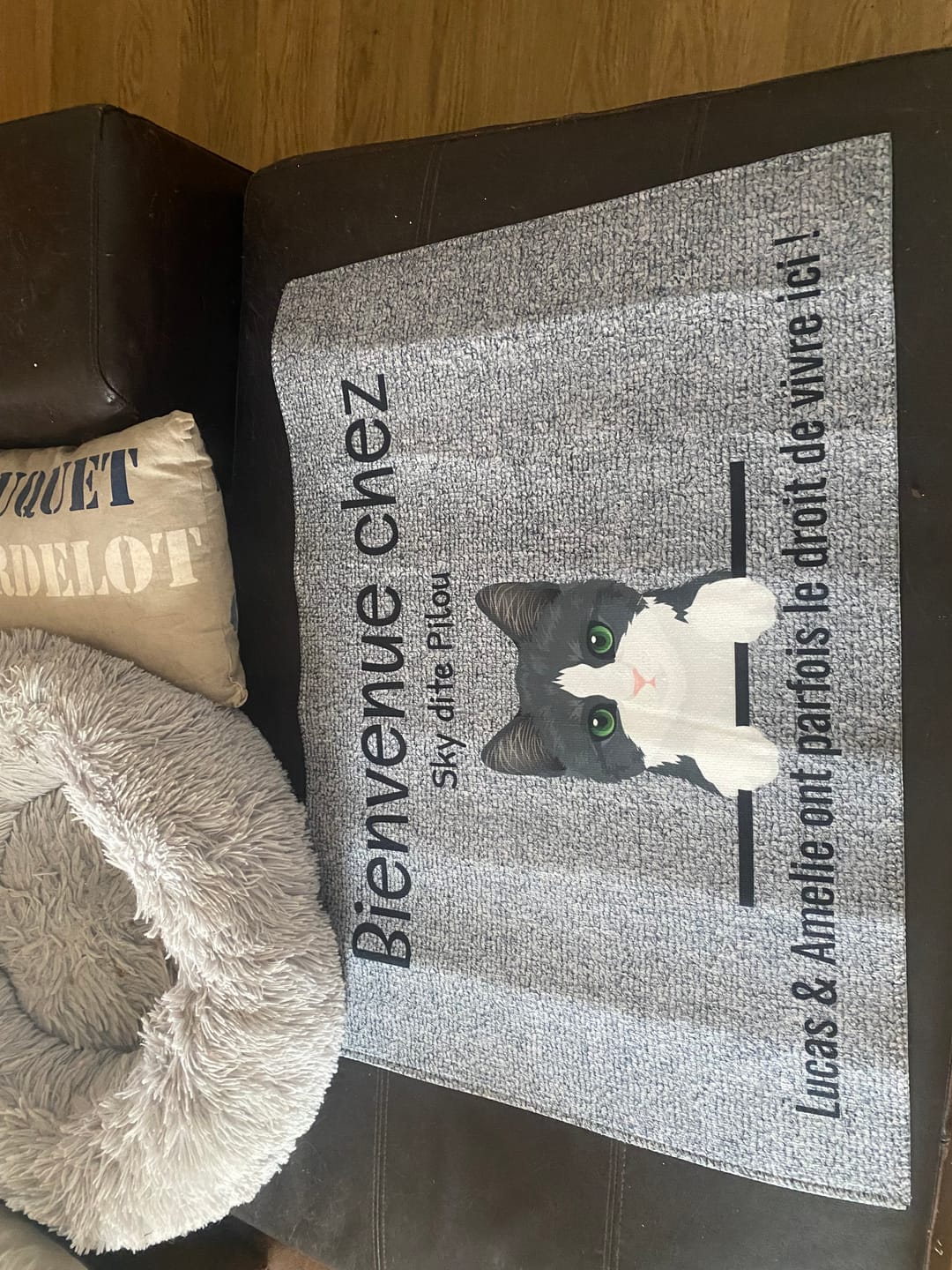 Customer photo review of Tous mes amis à poils - Paillasson personnalisé