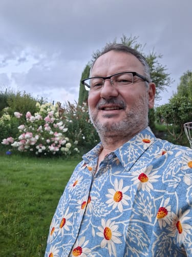 Customer photo review of Chemise à fleurs hawaïenne en coton rétro pour homme