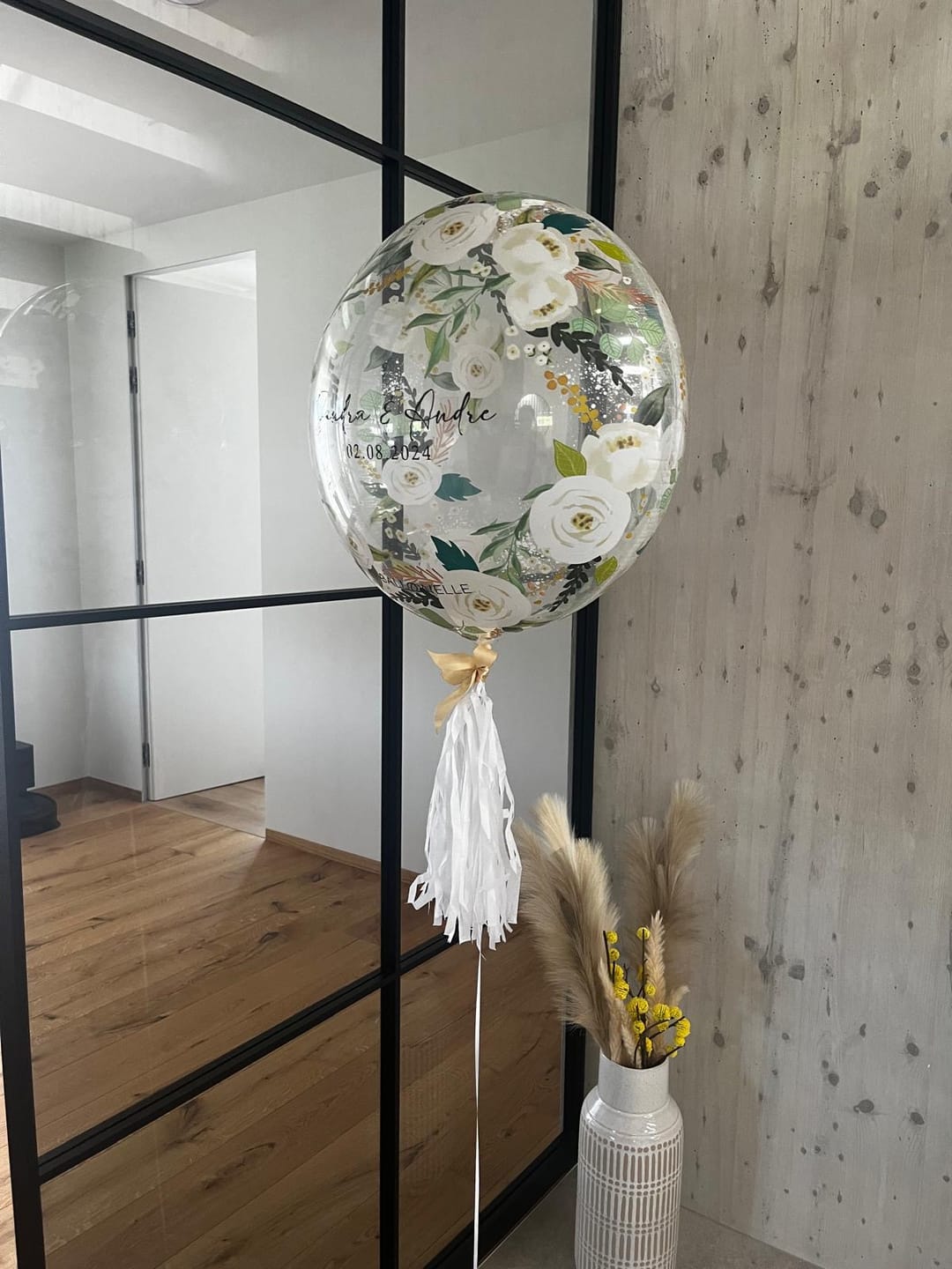 Customer photo review of Floral Hochzeit Designer Ballon - Limitierte Edition!
