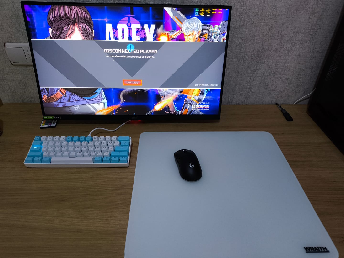 Customer photo review of Wraith Cosmic Glass V2 Cam Mousepad