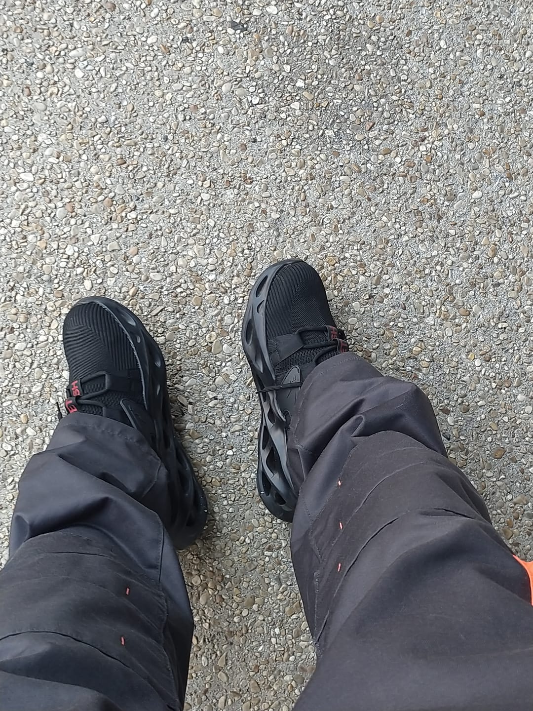Customer photo review of Cosmo Lockfeet®