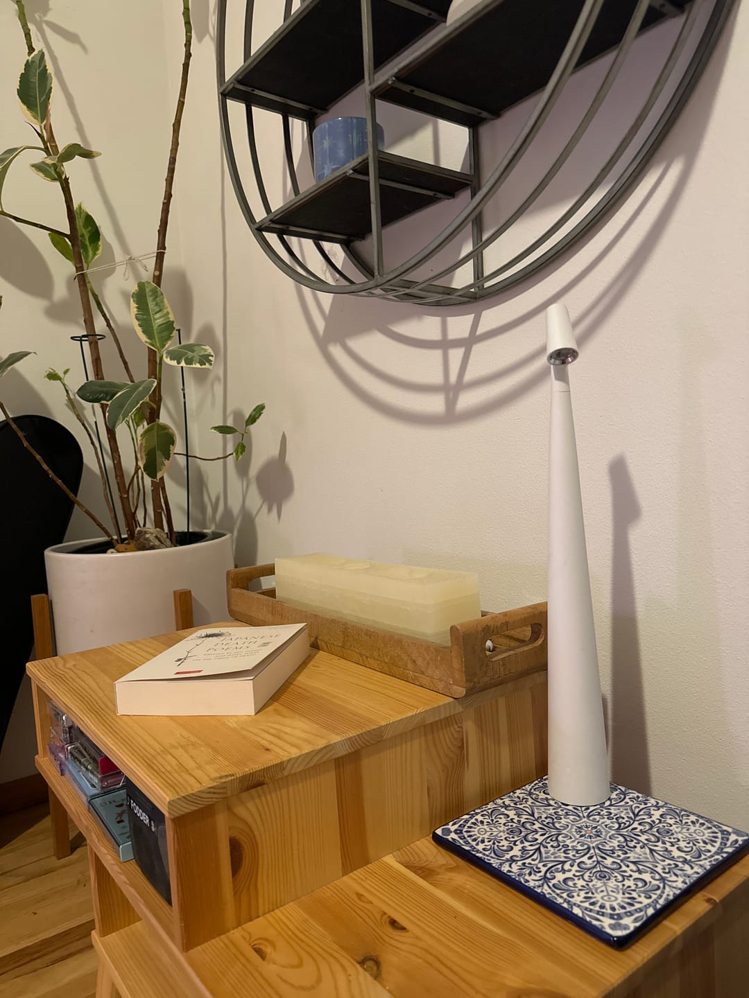 Customer photo review of Kalem™ Sculpting Table Lamp