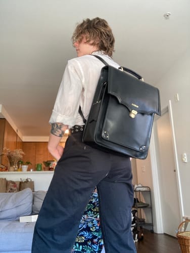 Customer photo review of Aria Vintage Backpack for 15.6 Inches