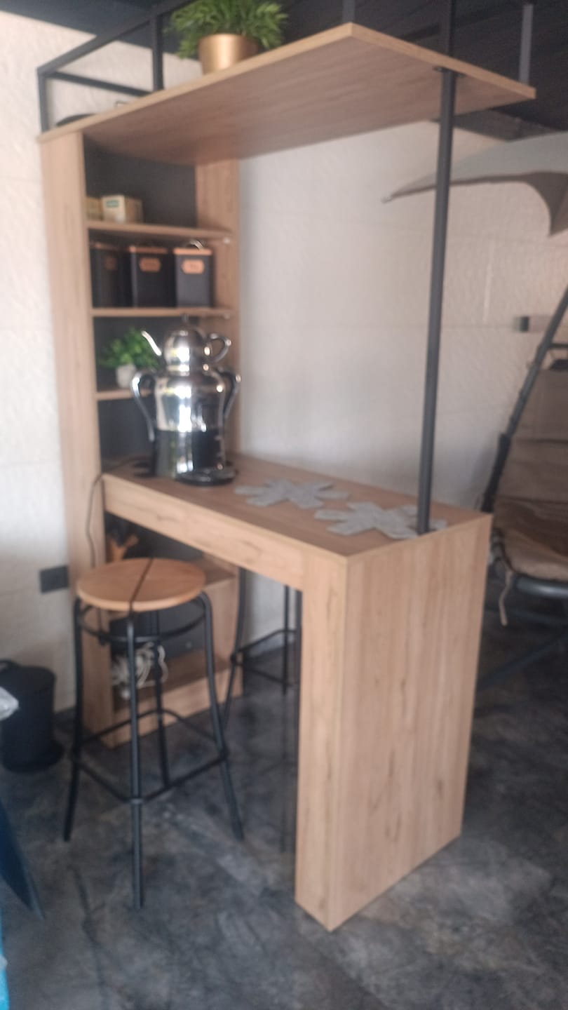 Customer photo review of Rani JA117 Bar Masası Raflı Mutfak Yemek Masası Sepet Ceviz