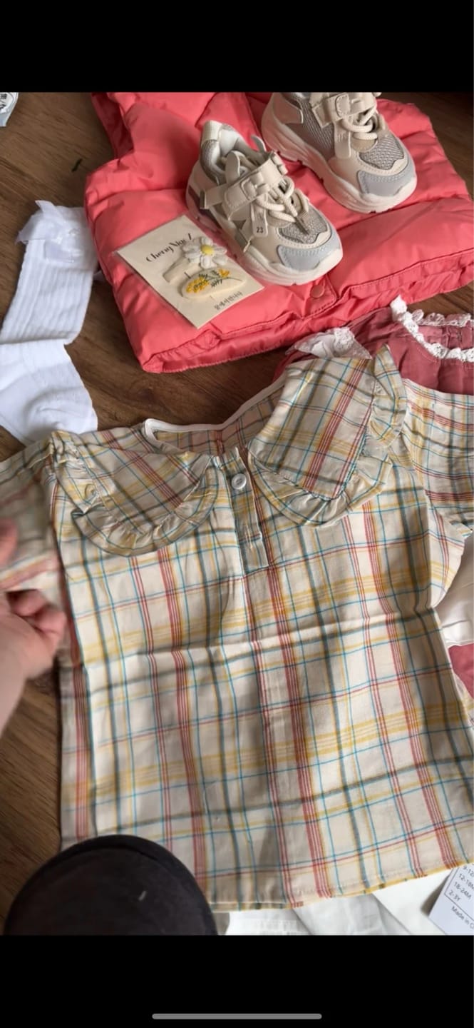Customer photo review of Loose Peter Pan Collar Top