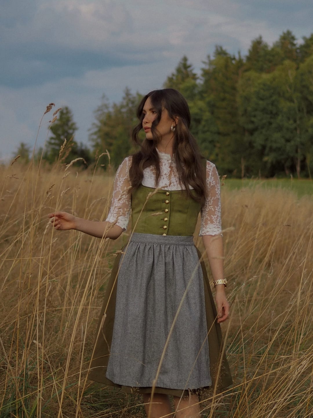 Customer photo review of Samt Dirndl in Schwarze mit Gerader Ausschnitt