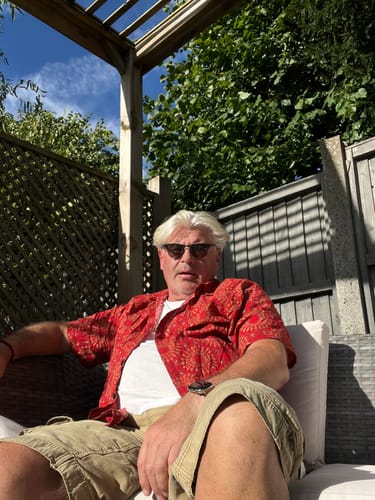 Customer photo review of Men's Vintage Short Sleeve Cotton Boho 70s Leisure Button Up Hawaiian Shirt