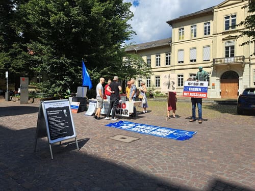 Customer photo review of BANNER / PVC-PLANE extralang 3m x 1m • NIE WIEDER KRIEG MIT RUSSLAND!