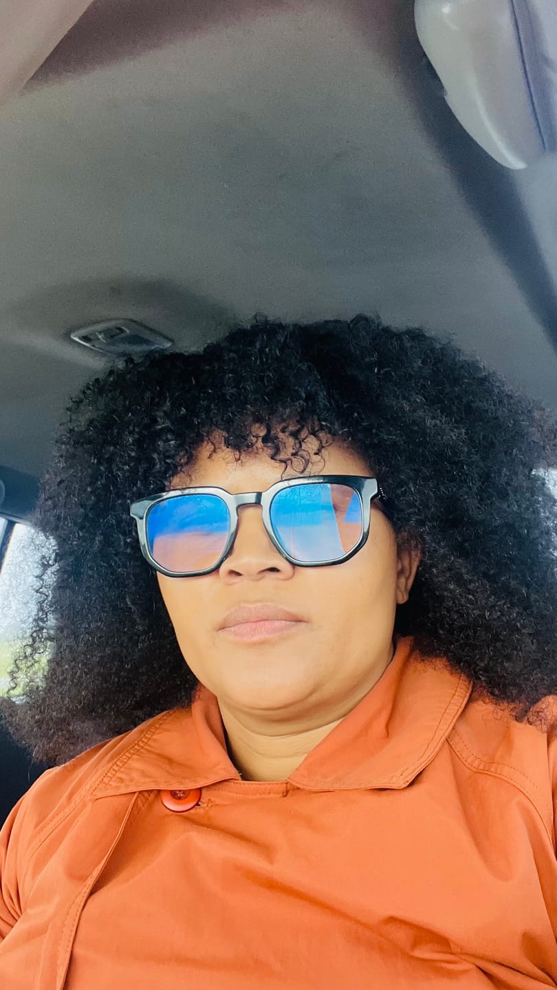 Customer photo review of Brazilian Kinky Curl Fringe - Gabby