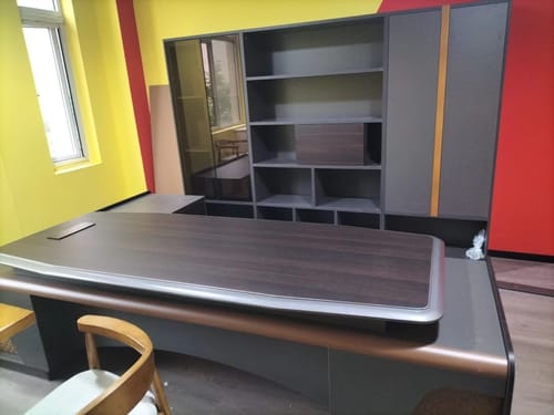 Customer photo review of Prestigious High-End Lacquered Executive Office Desk