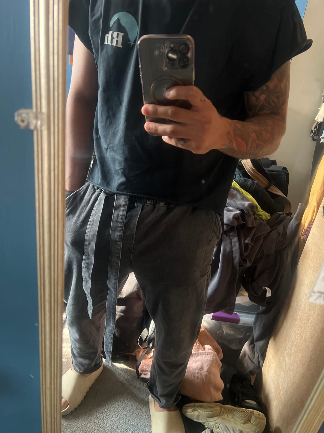 Customer photo review of Oleno Denim Pants