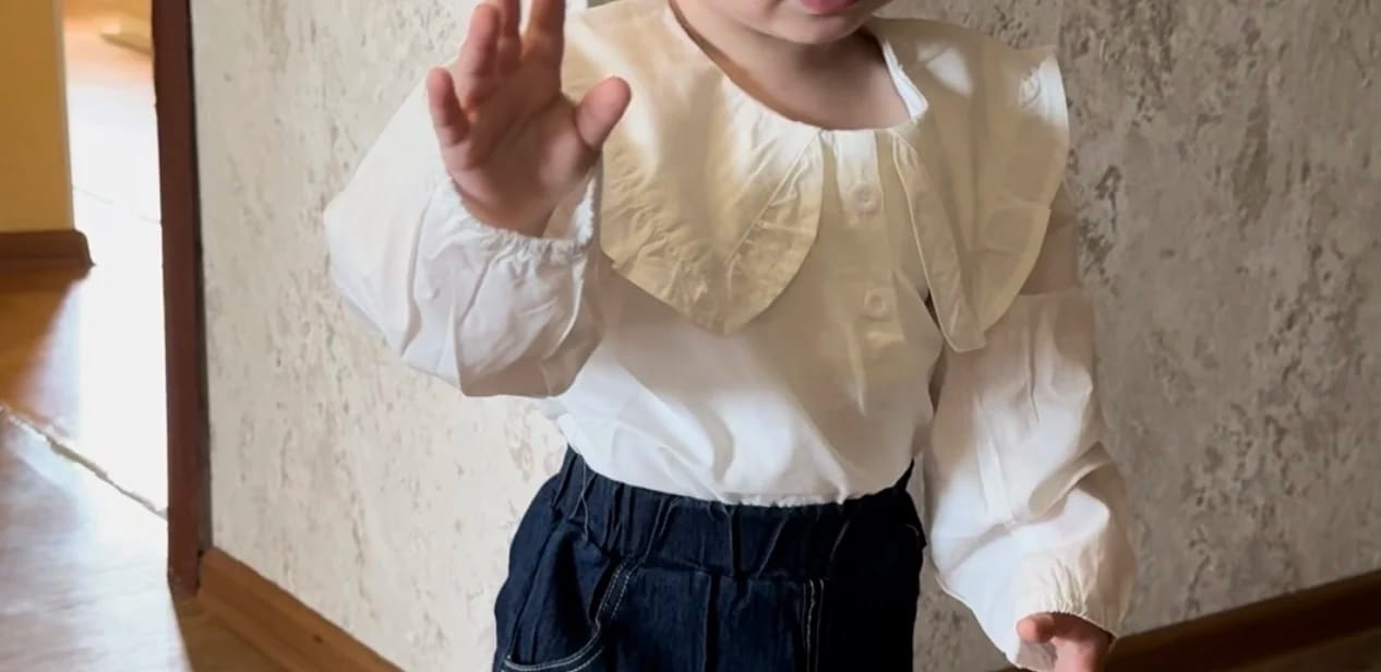 Customer photo review of Loose Peter Pan Collar Top