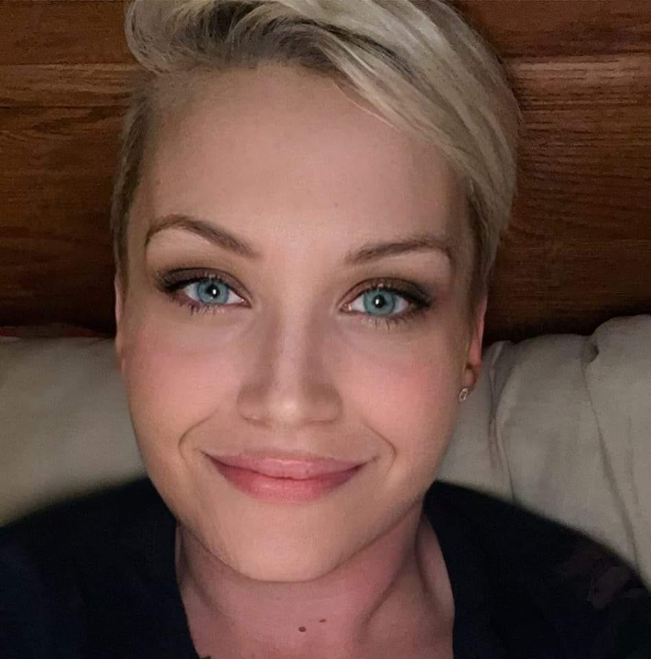Customer photo review of Perla Blue Prescription Colored Contact Lenses