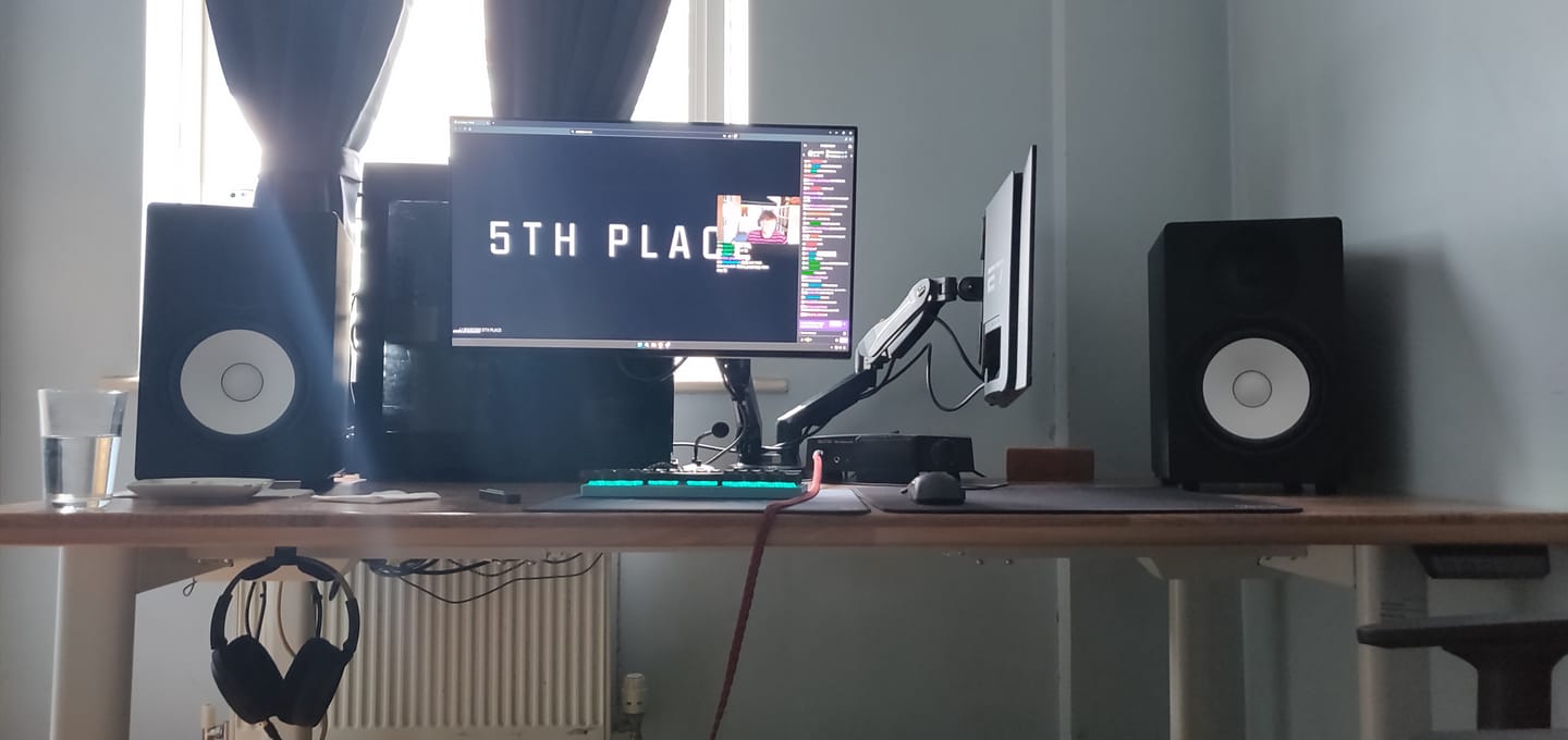 Customer photo review of Maidesite T4 Pro Plus - 4 Leg Electric Stand Up Desk Frame