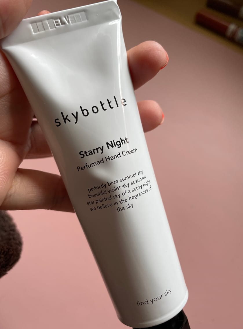 Customer photo review of Cremă hrănitoare pentru mâini Skybottle White Rain Perfumed Hand Cream 50 ml