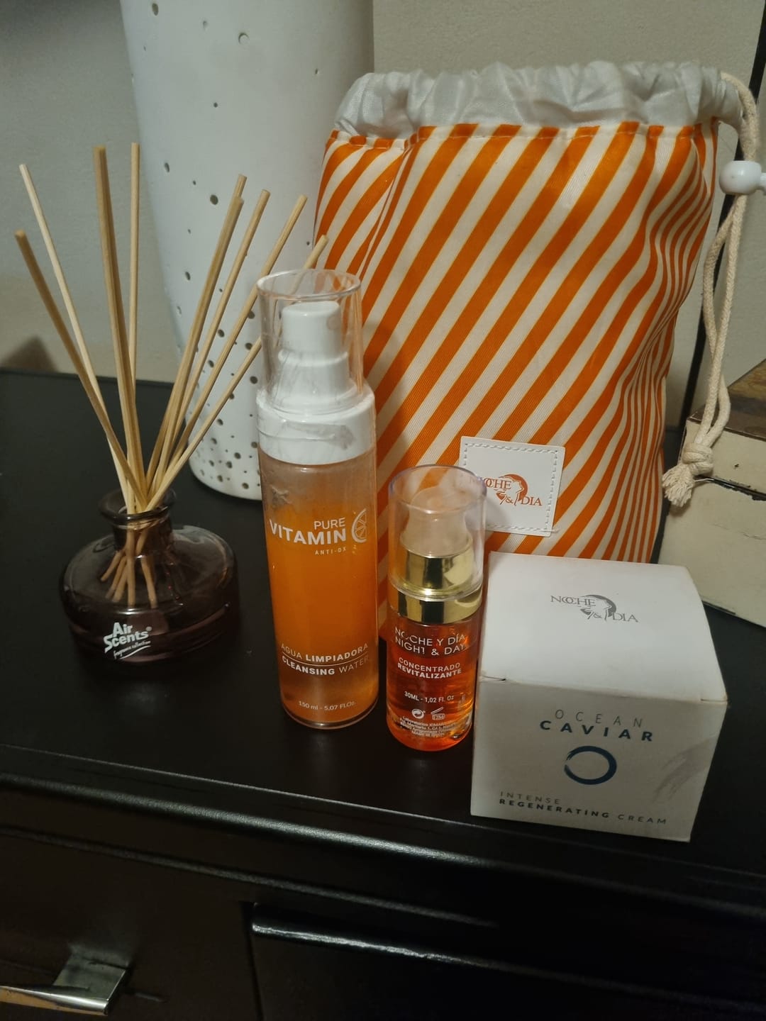 Customer photo review of Buy a Noche Y Dia Vitamin C Serum, Get a Free Limited Edition Cosmetic Bag