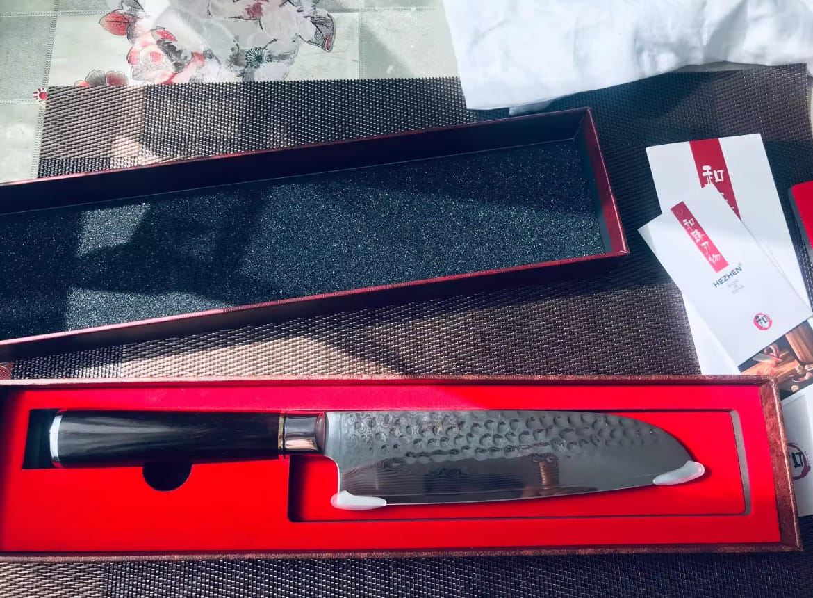 Customer photo review of HEZHEN 7" Hammer Series Santoku Messer