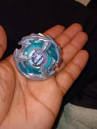 Customer photo review of Beyblade X BX-26 Booster Unicorn Sting 5-60GP