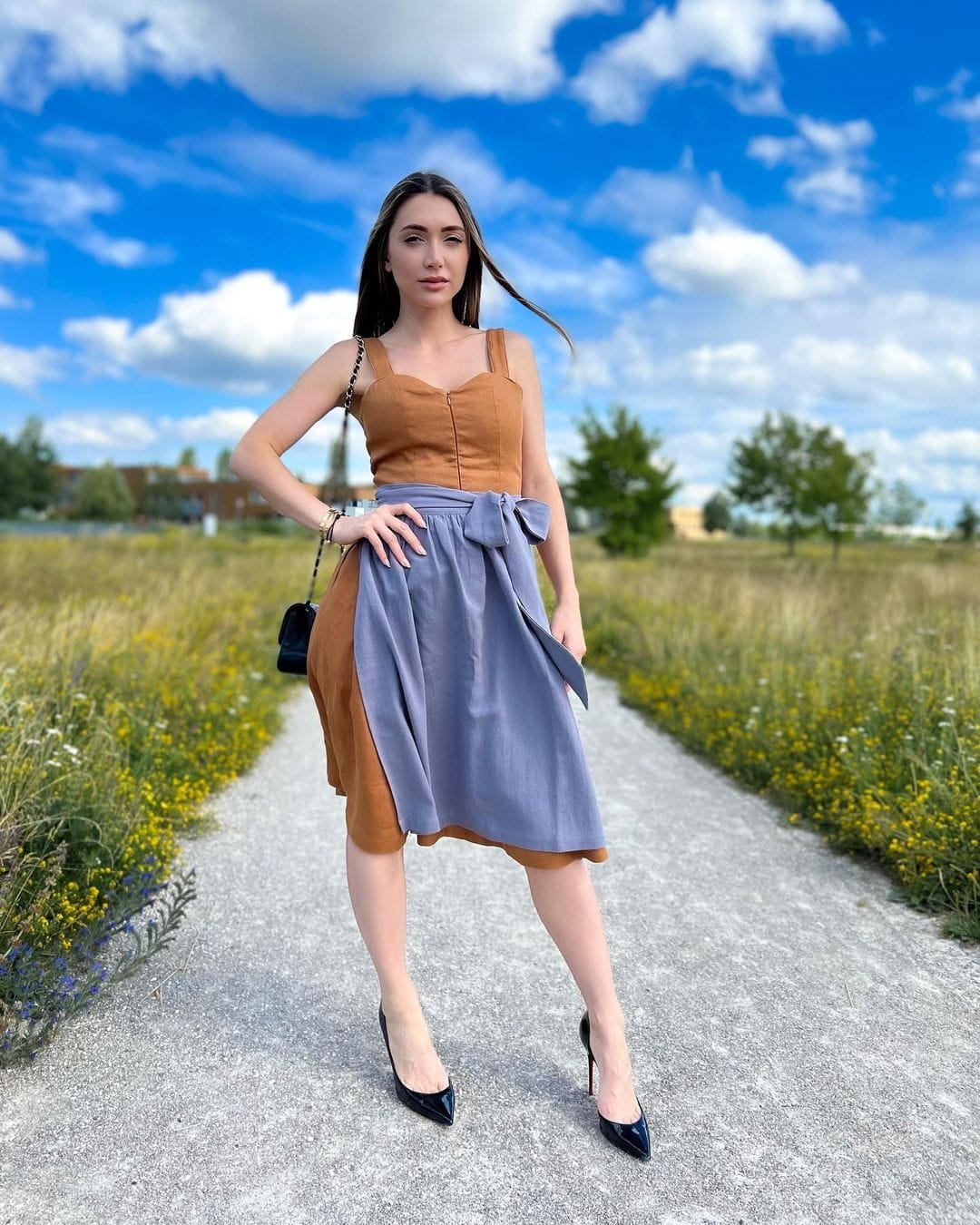 Customer photo review of Samt Dirndl in Schwarze mit Gerader Ausschnitt
