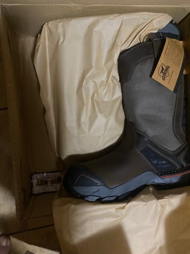 Customer photo review of Irish Setter by Red Wing Men's Crosby Composite Toe Work Boot 83936