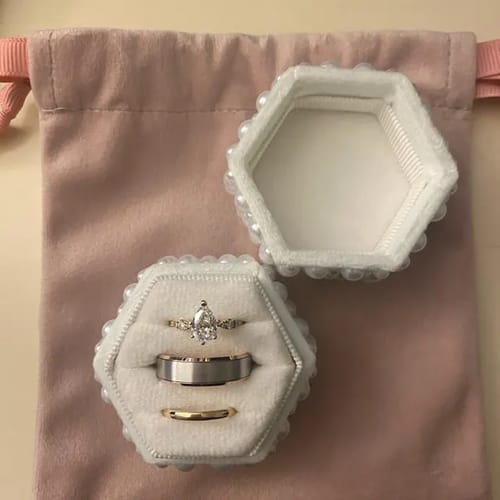 Customer photo review of Custom Pearl Ring Box - Hexagon