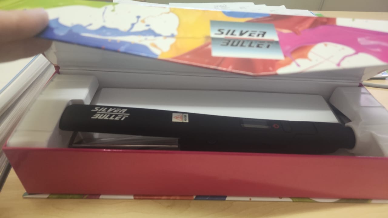 Customer photo review of Silver Bullet Lightning Titanium Straightner 25mm up 230 Degrees