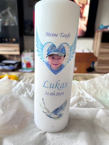 Kundenbewertung mit Foto zu Große Kerze "Flügelherz" - Taufkerze mit Name, Datum, Wunschtext & Foto