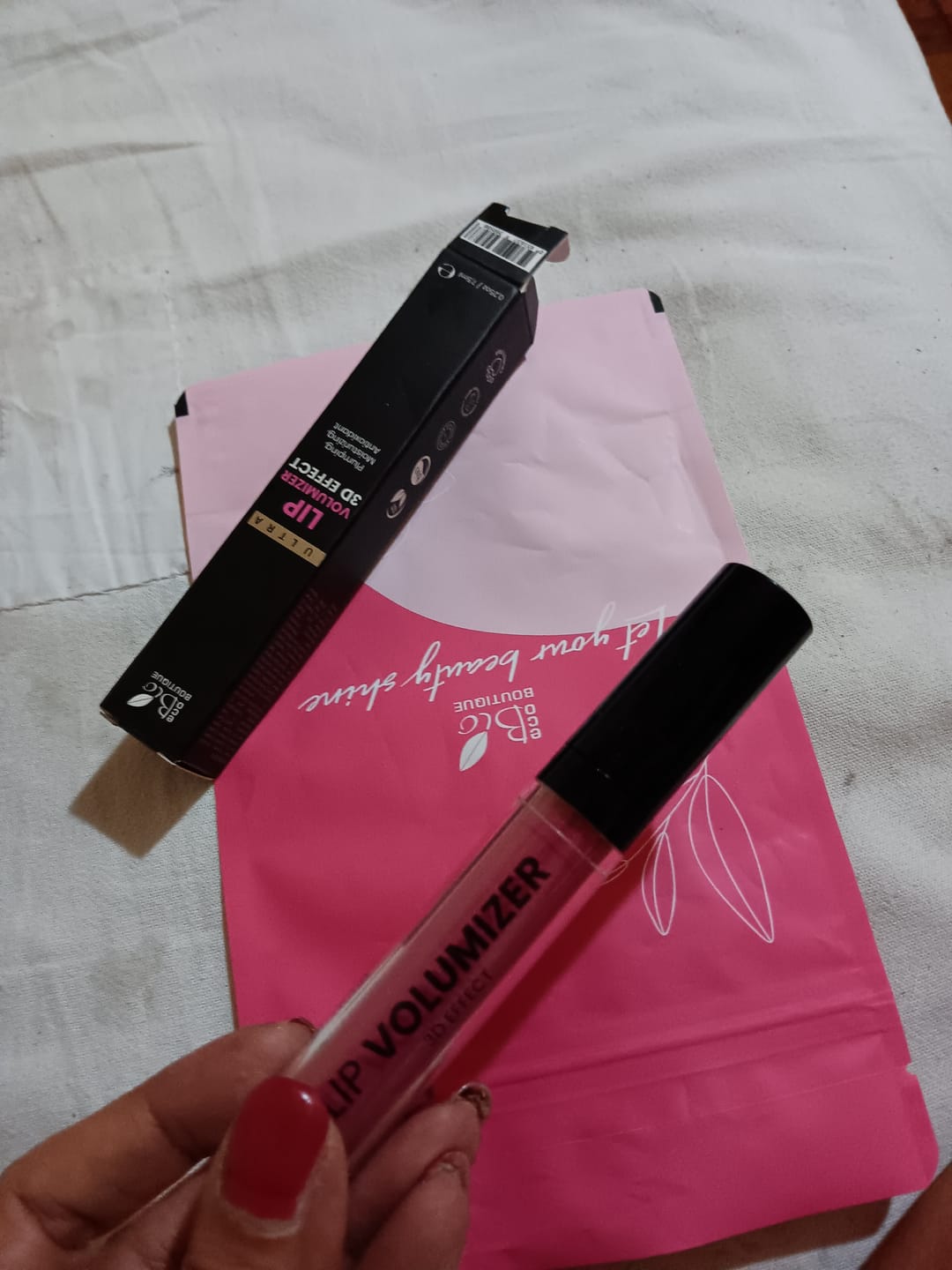 Customer photo review of Lip Volumizer - 3D Effect