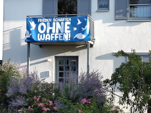 Customer photo review of BANNER / PVC-PLANE extralang 3m x 1m • FRIEDEN SCHAFFEN OHNE WAFFEN!