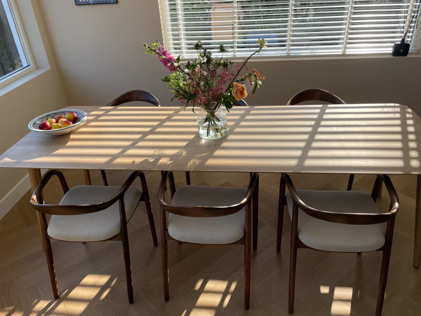 Customer photo review of Mokani Designstoelen - Minimalistische Japandi Eetkamerstoelen in Verschillende Kleuren en Stoffen