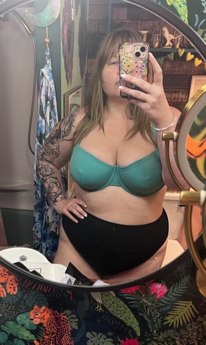 Customer photo review of 'Thrive' High Rise Cheeky Bikini Bottoms