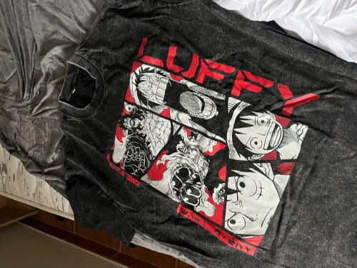 Customer photo review of Onepiece Vintage T-shirts
