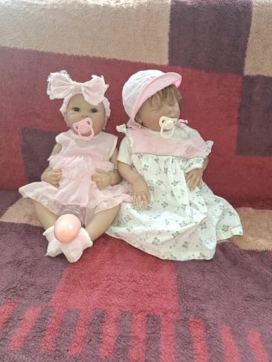 Customer photo review of 18inch Girls Bettie Full Silicone Vinyl Bebe Reborn Lifelike Painted Soft Skin Doll For Children's Gift