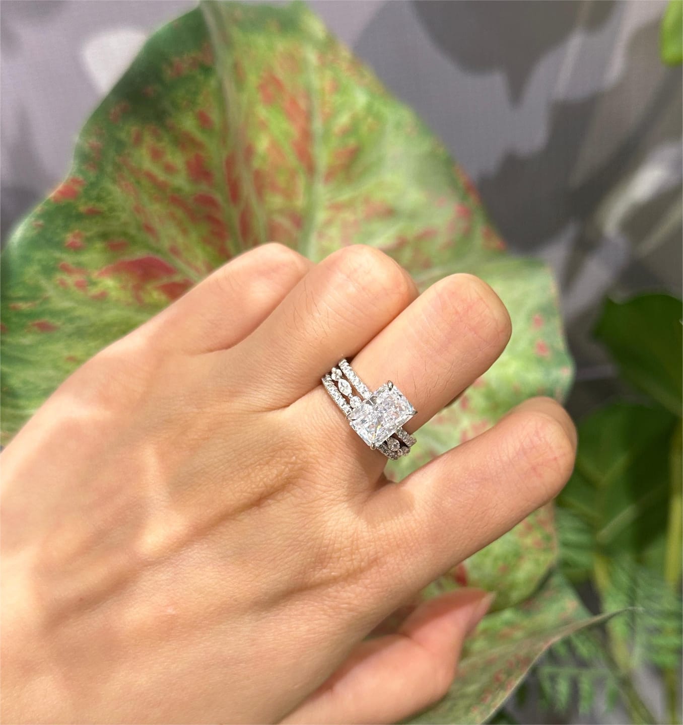 Customer photo review of S925 3.5Ct Radiant Cut 3PC Wedding Ring Set Stackable Rings For Everyday Wear