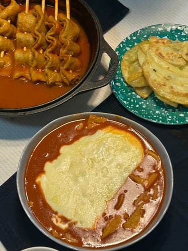 Customer photo review of 한국 누적판매 1000만! 응급실 국물떡볶이 밀키트 (2인분) Cumulative sales 10 million in Korea NO.1 Tteokbokki Meal Kit with optional Cheese (2 Serving)