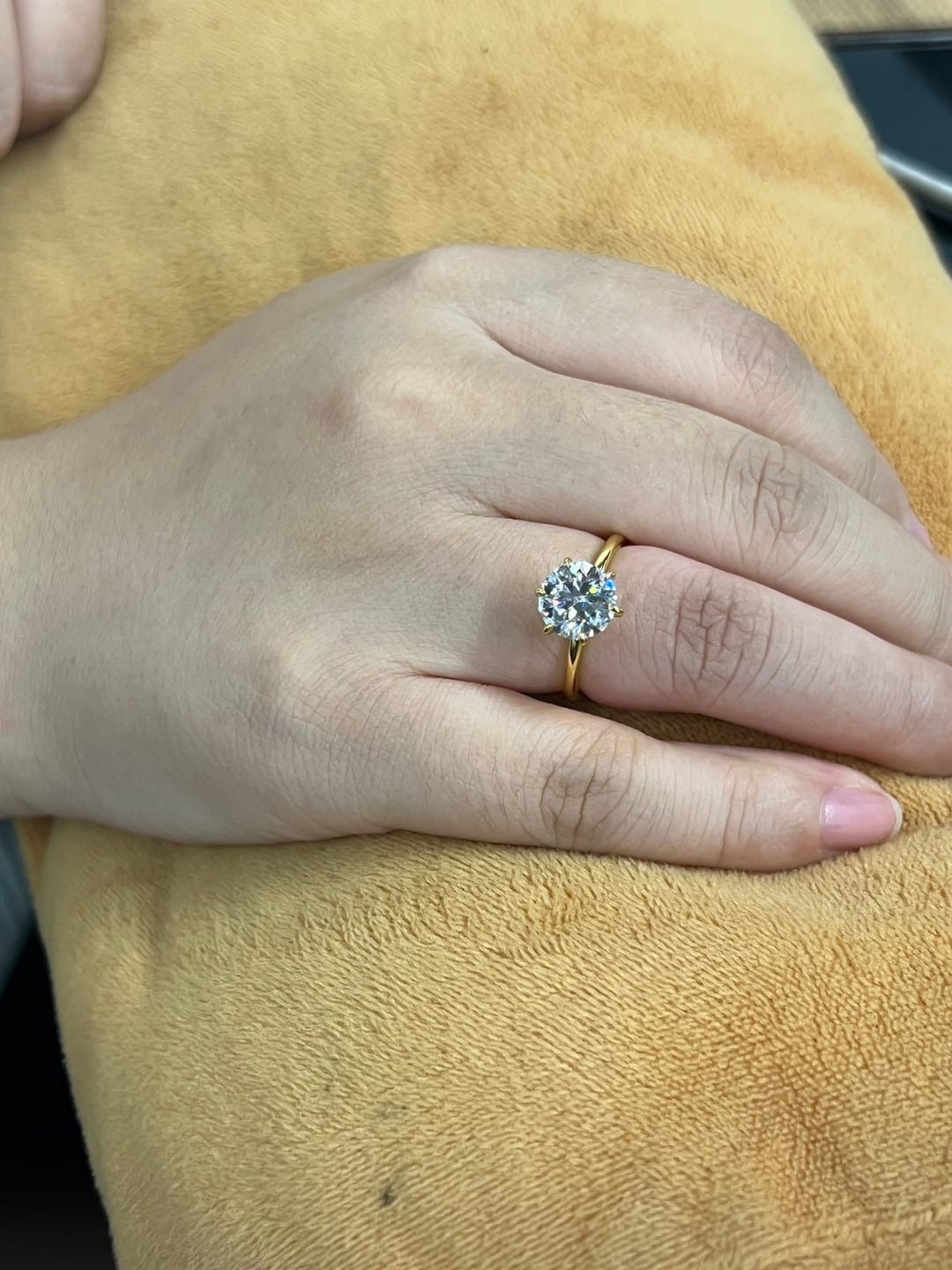 Customer photo review of S925 2.0 Carat Moissanite 6 Prong Round Cut Promise Ring
