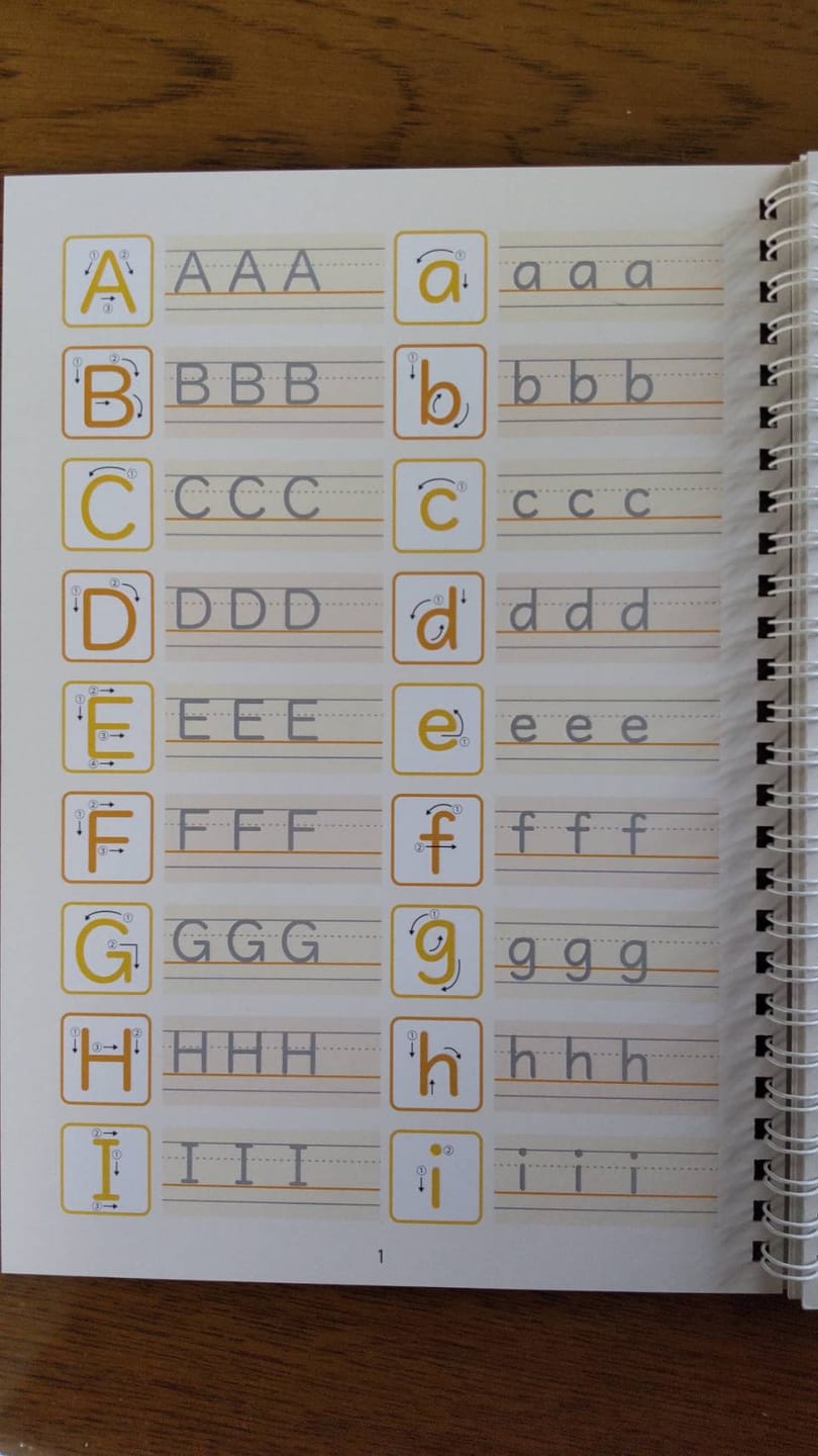 Customer photo review of 文字が消える!?まほうのドリル （アルファベット・ローマ字 / 小学英語 ３年生）