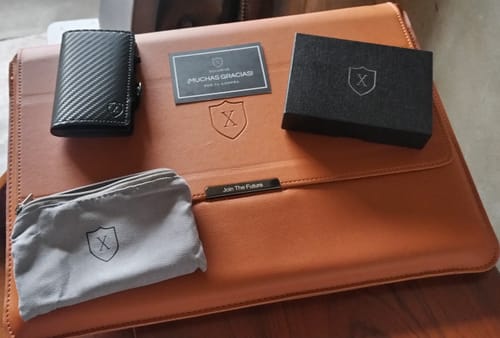 Customer photo review of Funda Notebook Smart Case
