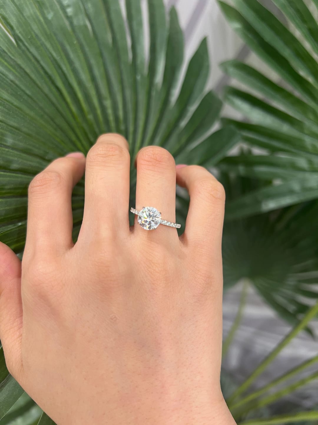 Customer photo review of S925 Classic Moissanite 2.0 Carat Round Cut Promise Ring Bridal Ring For Women