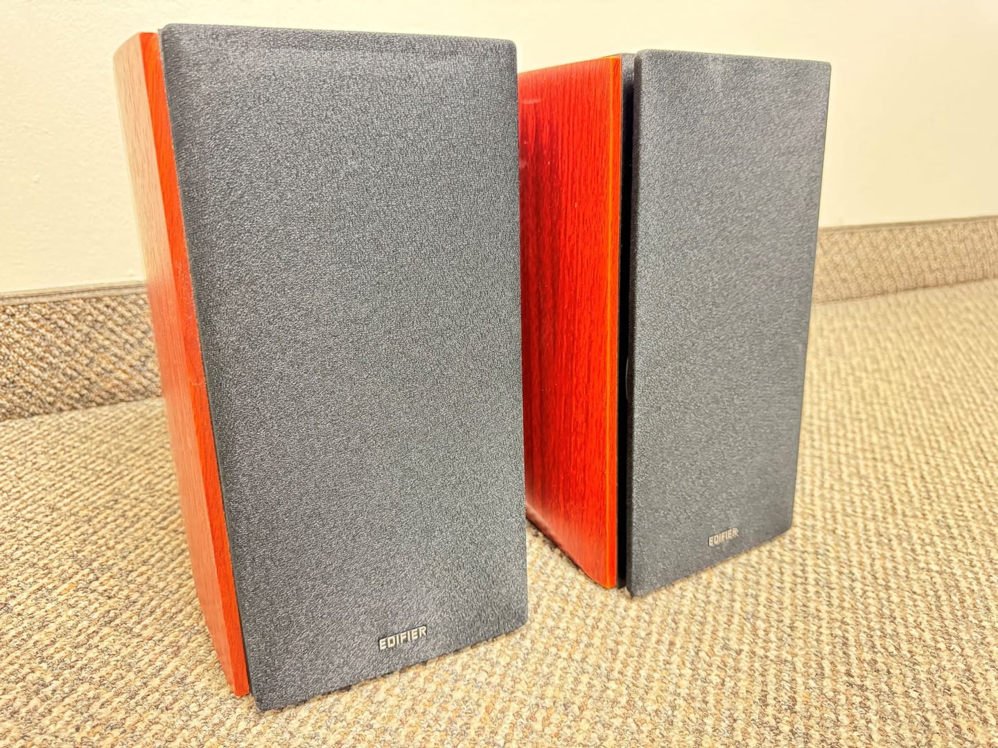 Customer photo review of R2000DB Powered Bluetooth Bookshelf Speakers