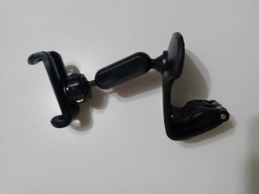 Customer photo review of Support de Téléphone Rotatif Premium pour Voiture