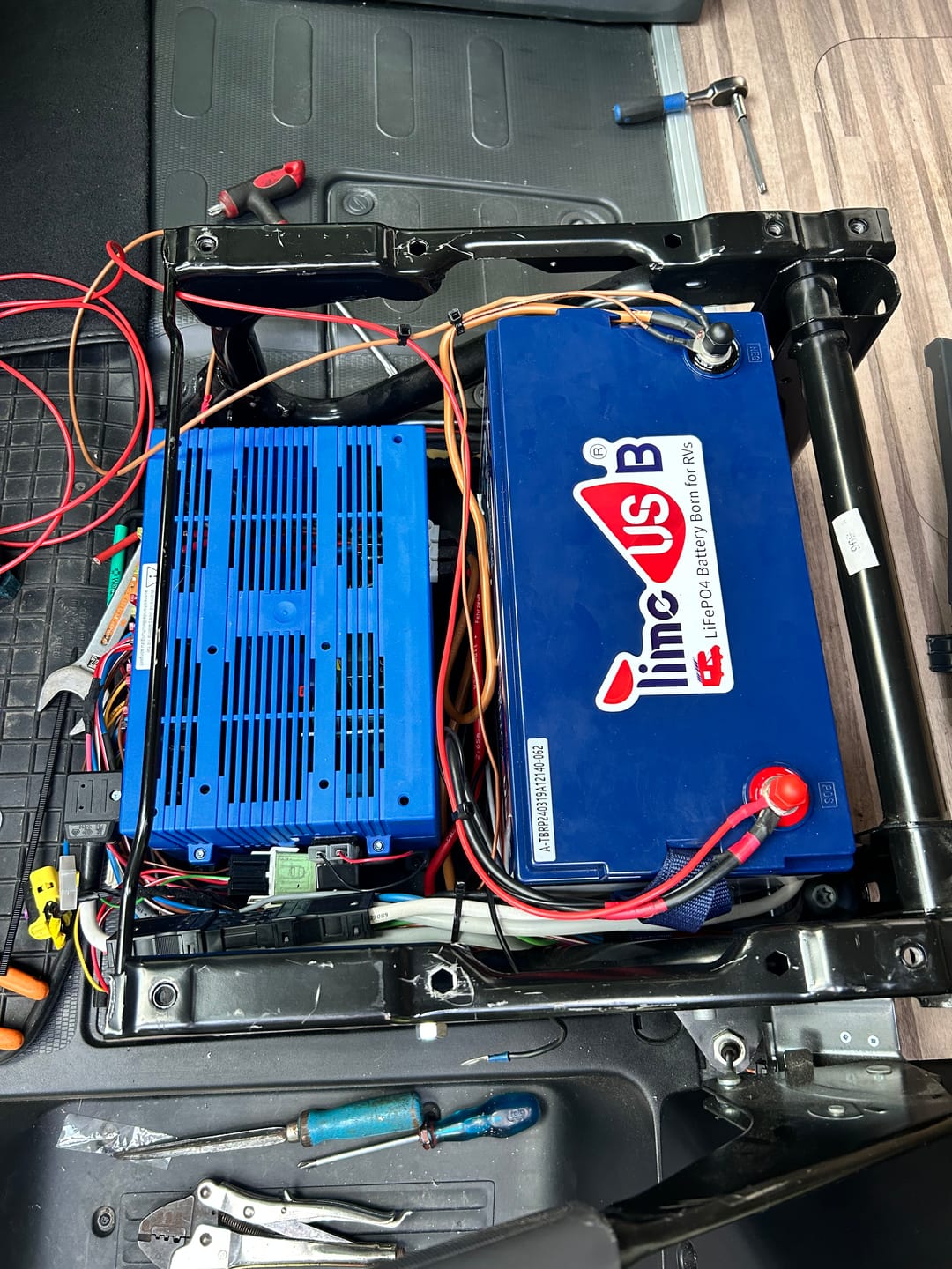 Customer photo review of [Vorverkauf] Tax free - Timeusb Lithium Batterie 140Ah LiFePO4 12V, BMS mit Tieftemperaturschutz