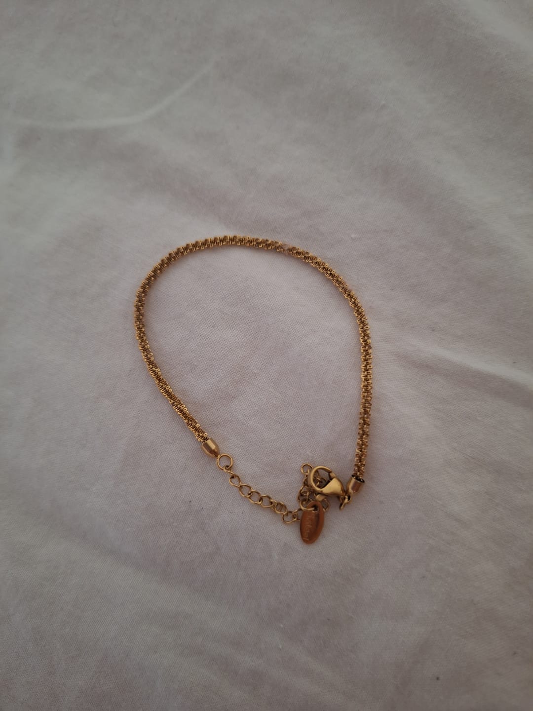 Customer photo review of Kai 18K Gold Bracelet