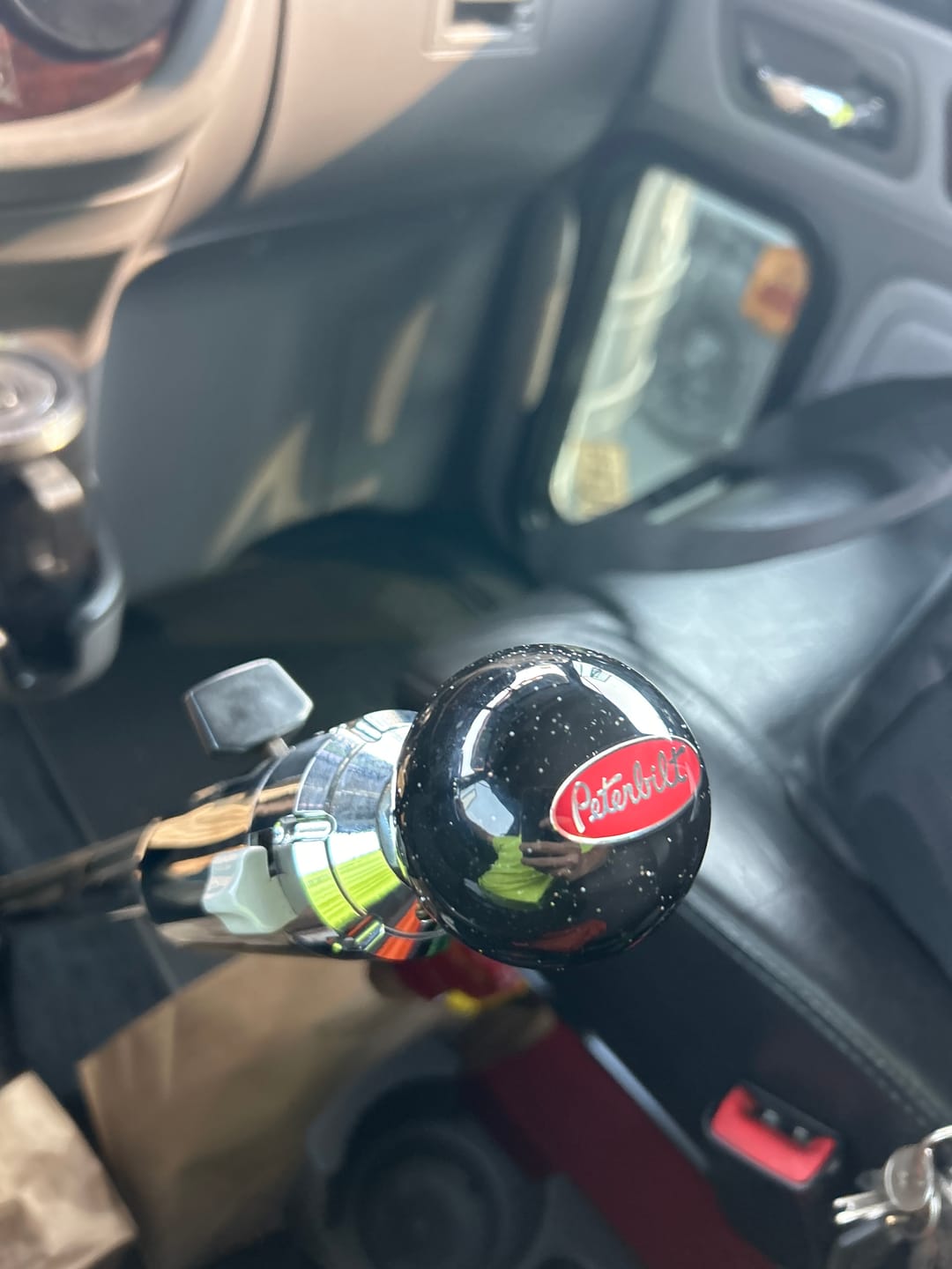 Customer photo review of Peterbilt Emblem Shift Knobs (1/2"-13 female threads)