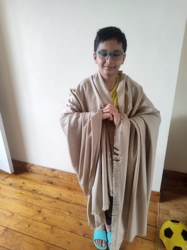 Customer photo review of Pashtush Mens Ladakhi Pure Wool Full Size Shawl, Fine Count-Thick Weave. (Woolmark Certified)