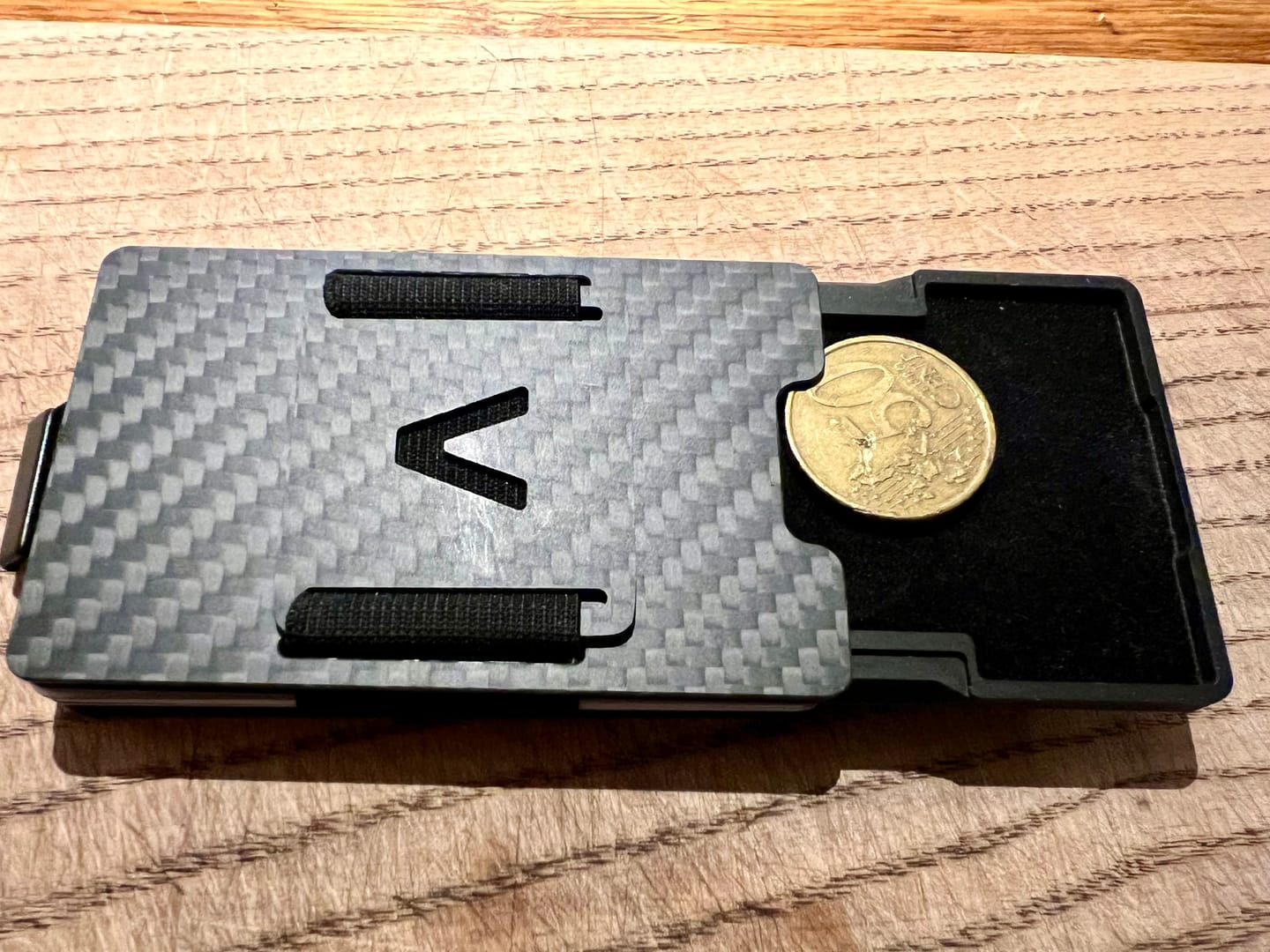 Customer photo review of Carbon Fiber 3K matte Slim Wallet