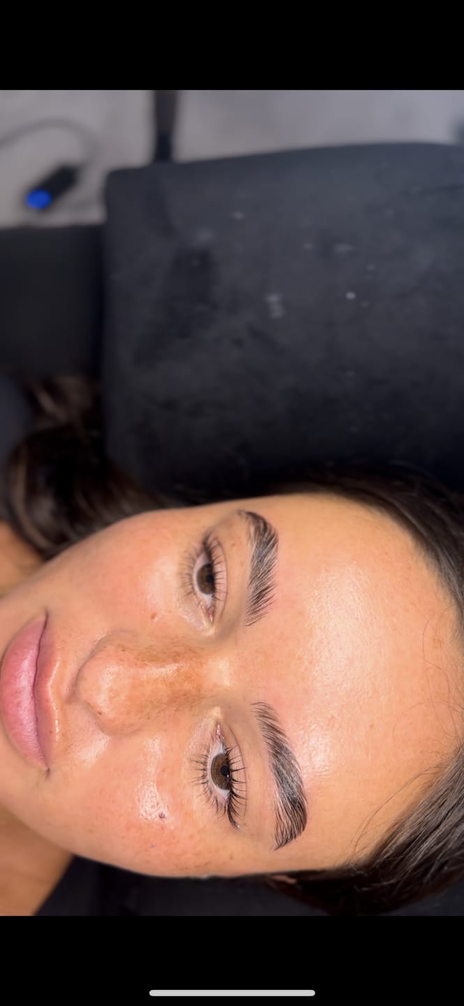 Customer photo review of Deluxe Lash & Brow Balm